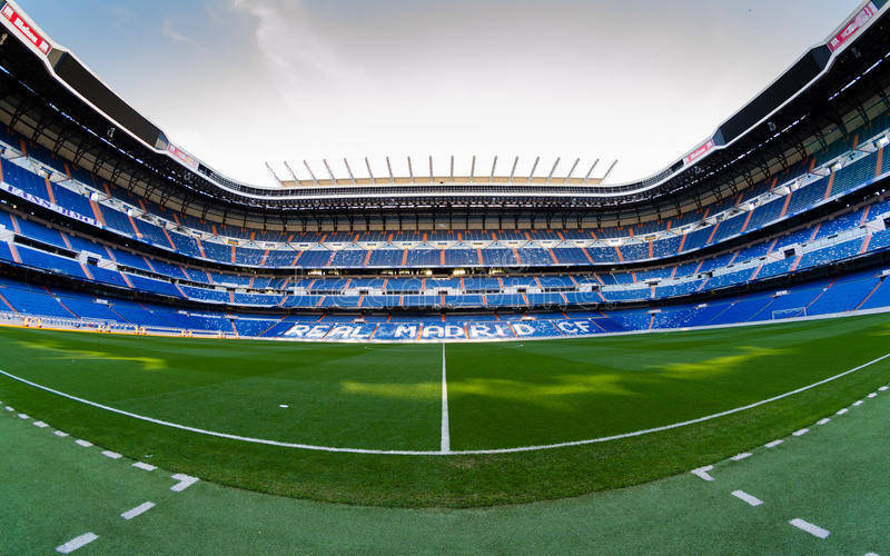 当局将皇马vs马赛列为高风险比赛,17年前马赛球迷曾在马德里袭警 当局将皇马vs马赛列为高风险比赛,17年前马赛球迷曾在马德里袭警