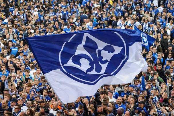 欧冠巅峰对决!纽卡斯尔主场迎战巴萨,英超新贵能否掀翻西甲豪门? 欧冠巅峰对决!纽卡斯尔主场迎战巴萨,英超新贵能否掀翻西甲豪门?