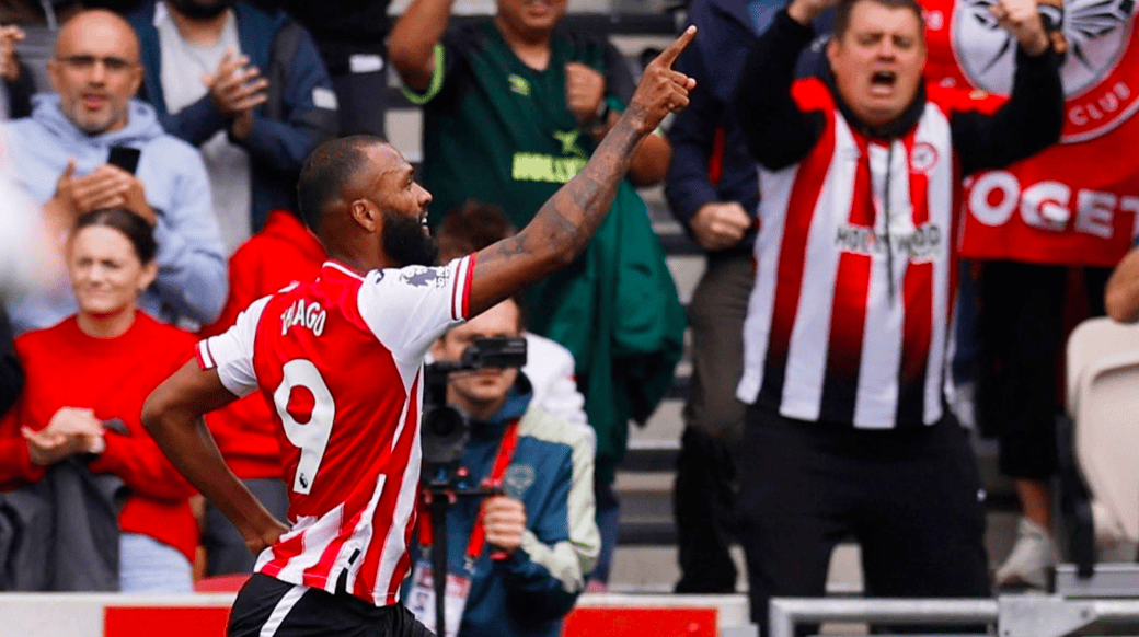 1-3!后防漏洞百出 英超7.2亿豪门6轮3败仅7分 88年耻辱纪录诞生 1-3!后防漏洞百出 英超7.2亿豪门6轮3败仅7分 88年耻辱纪录诞生