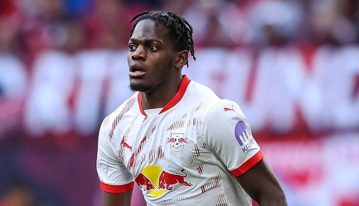 22岁德甲后防帝星横空出世,法国新一代希望之星,3大欧洲豪门疯抢 22岁德甲后防帝星横空出世,法国新一代希望之星,3大欧洲豪门疯抢