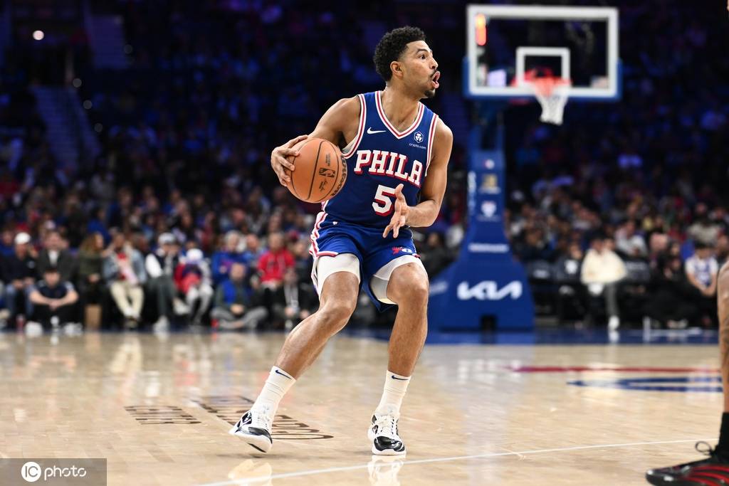 格莱姆斯1年870万资质报价重返76人 新季有交易否决权 格莱姆斯1年870万资质报价重返76人 新季有交易否决权