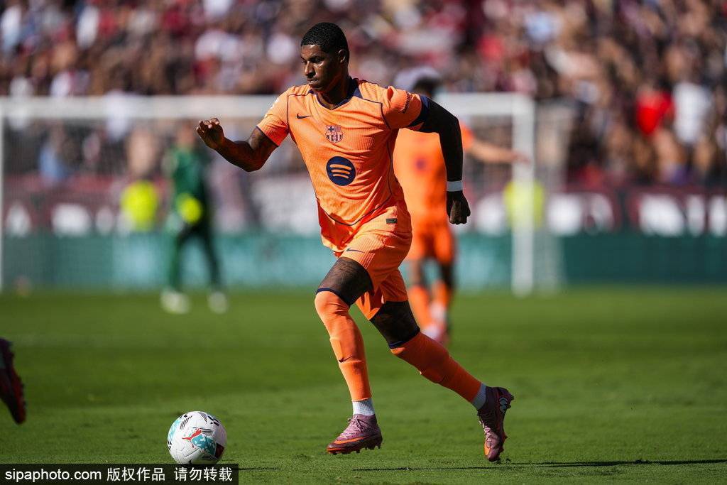 西甲-莱万失点桑切斯点射弑旧主 巴萨1-4塞维让出榜首 西甲-莱万失点桑切斯点射弑旧主 巴萨1-4塞维让出榜首