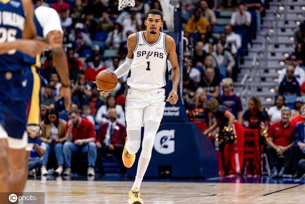 文班亚马29+11+6犯锡安27+10+7 马刺加时战胜鹈鹕 文班亚马29+11+6犯锡安27+10+7 马刺加时战胜鹈鹕