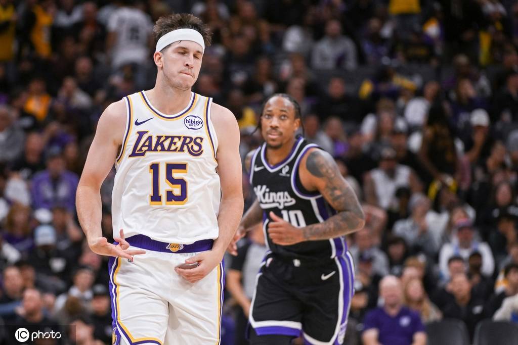 太离谱!湖人罚球46比18引对手不满 德罗赞无奈摇头 太离谱!湖人罚球46比18引对手不满 德罗赞无奈摇头